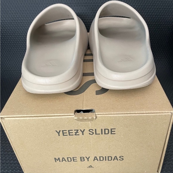 Bone Yeezy Slides Size 12 main image 3